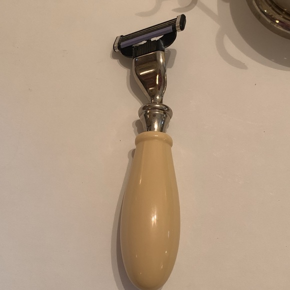 MENS GROOMING SHAVING SET-MADE IN ITALY-CHROME/CELLULOID TYPE HANDLES 4 PC SET - Picture 5 of 8